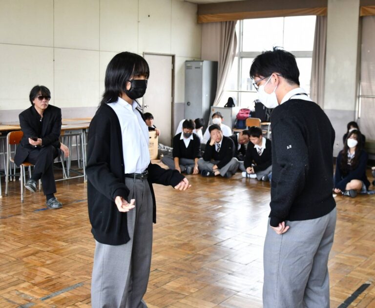 Aichi school uses theater to foster communication skills