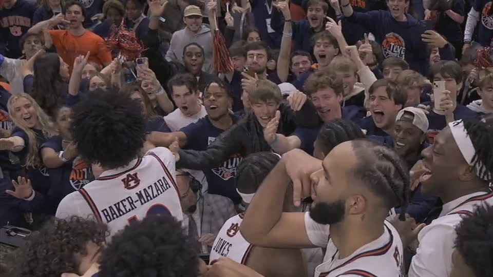 Auburn tops men’s AP poll; UConn drops to 25