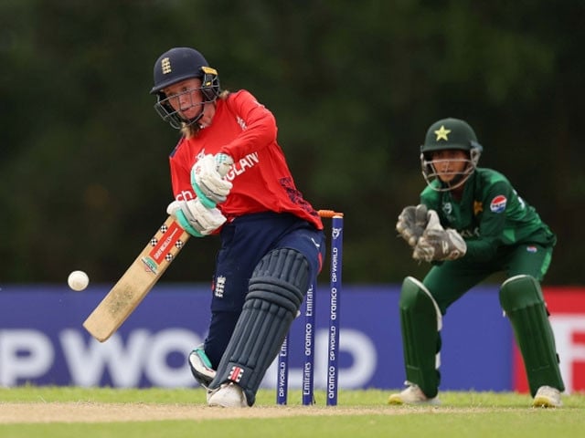 England defeat Pakistan by 6 wickets in U-19 Women’s T20 World Cup | The Express Tribune