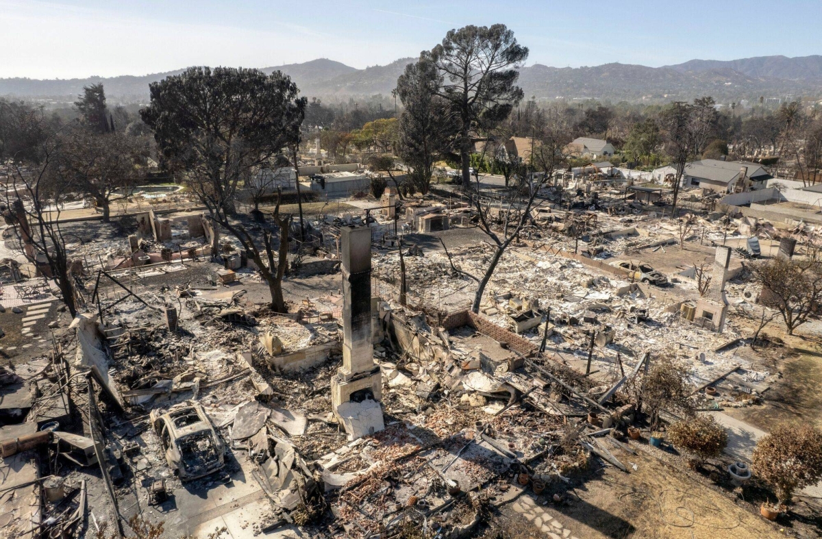 'Extremely critical' risk as winds whip fire-weary Los Angeles