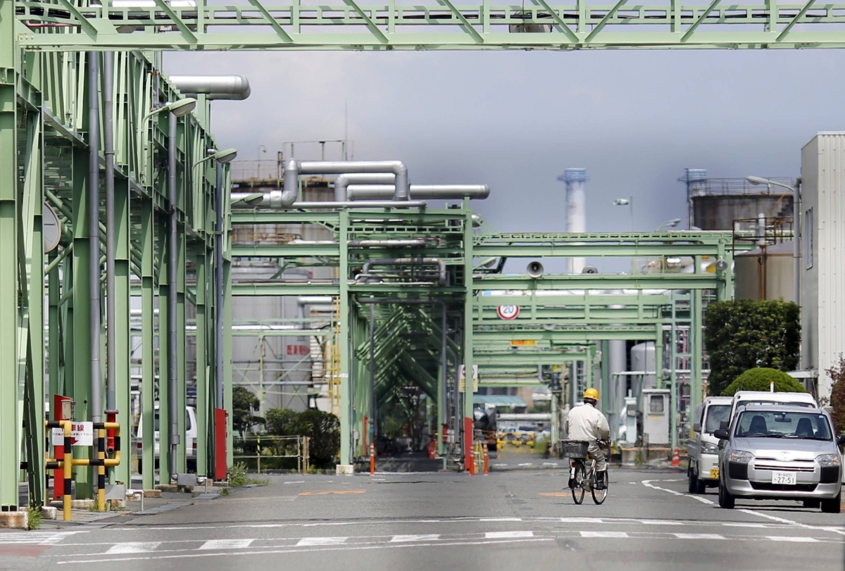 Japan's core machinery orders up 3.4% in November