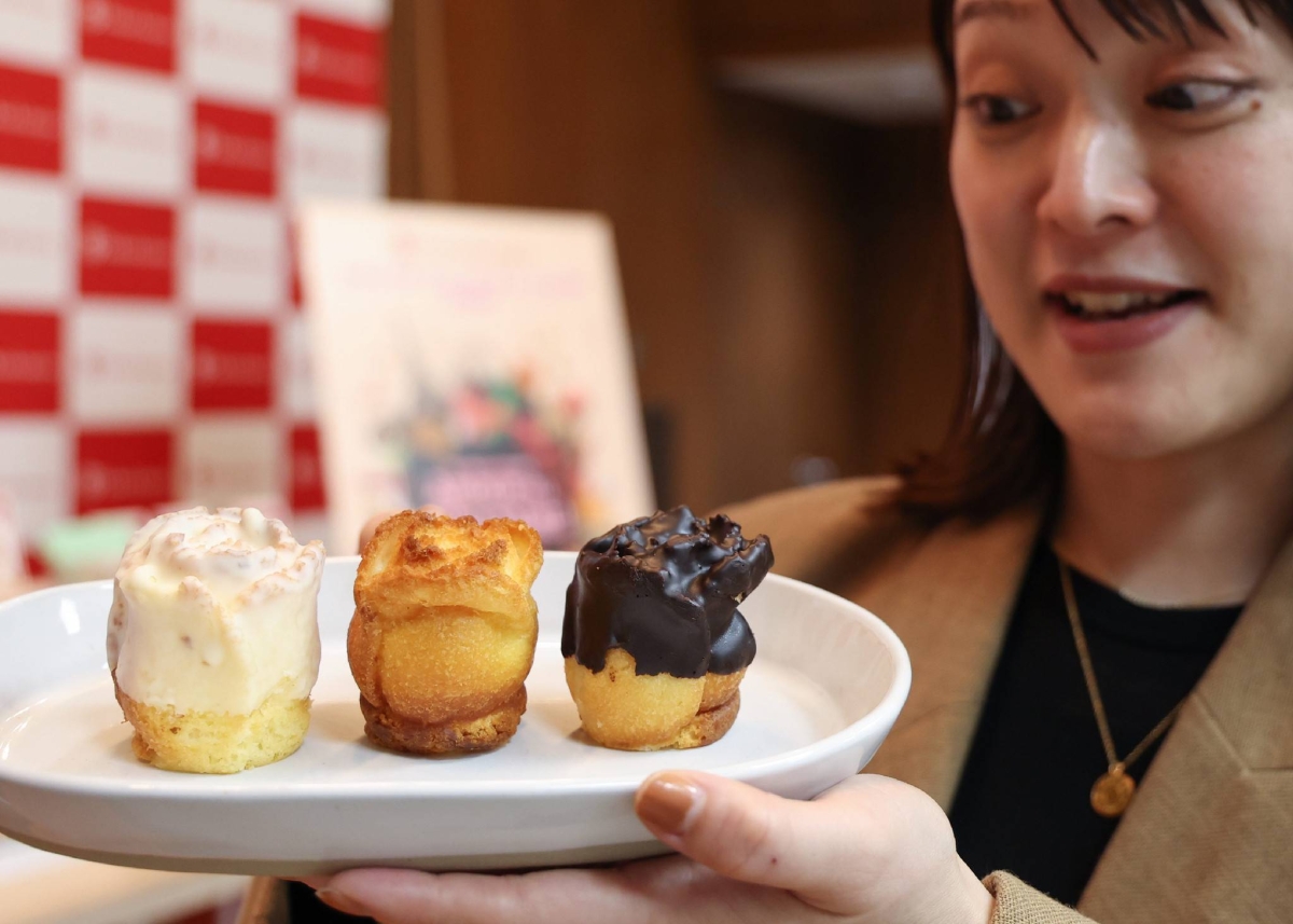 Japan's department stores look at unorthodox Valentine's Day treats