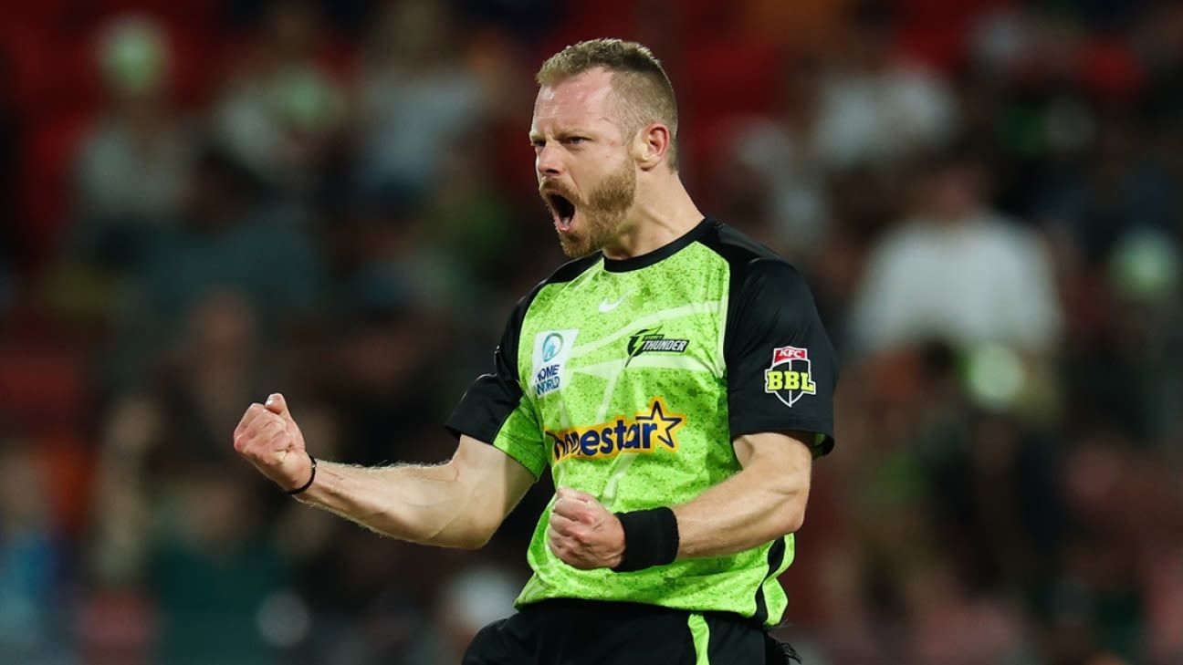 McAndrew five-for knocks Stars out, sets up Sydney derby in Challenger