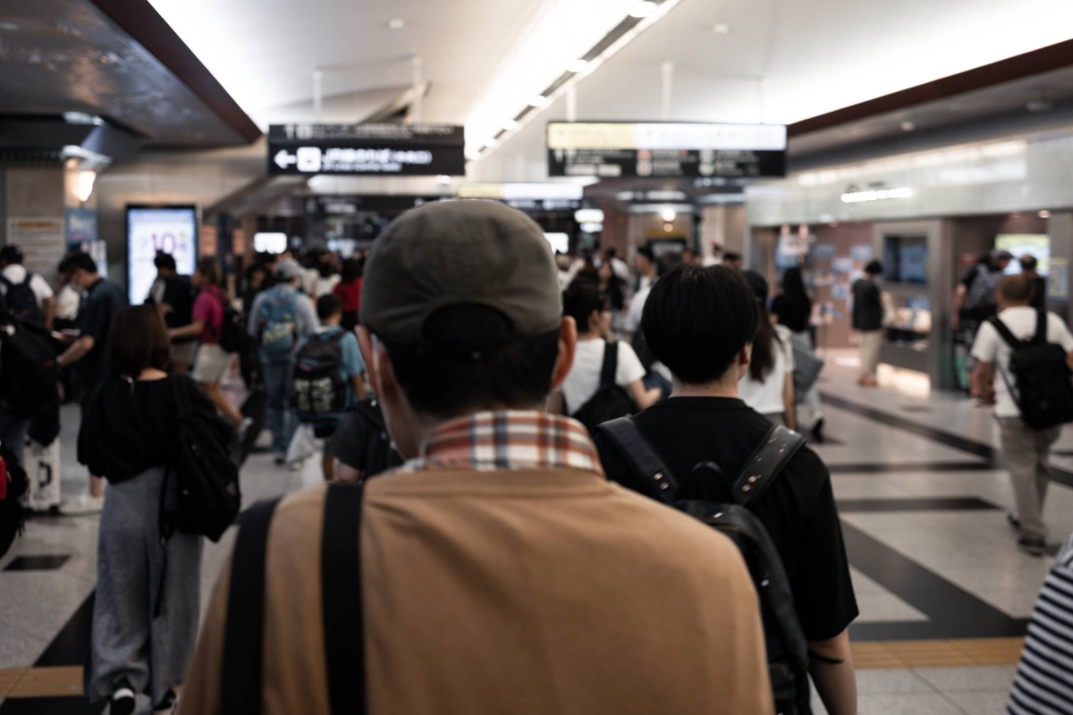 Mind the gap — and the shoulder checking: Dealing with pushy people in Japan's crowded spaces