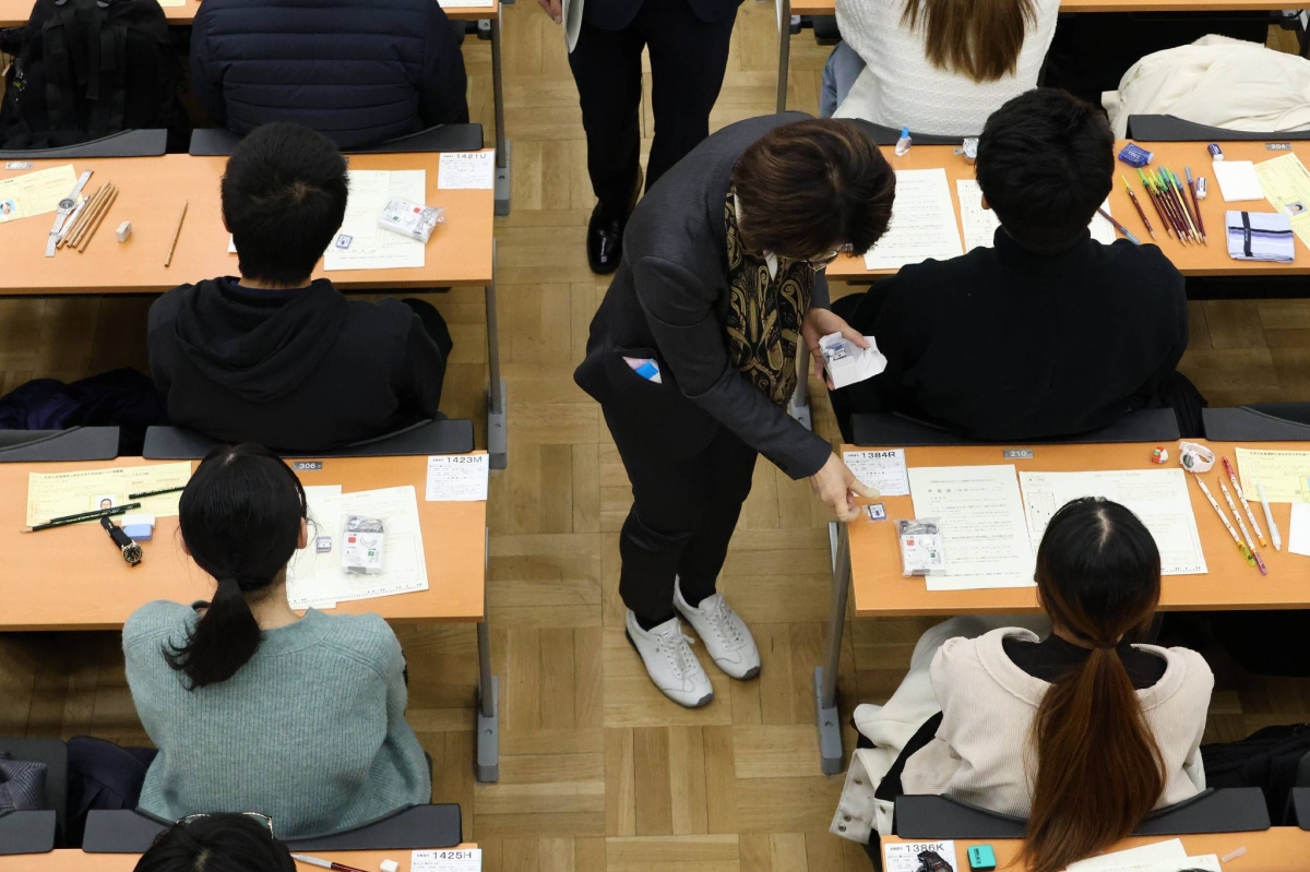 Second-day tests held for Japan's unified university entrance exams