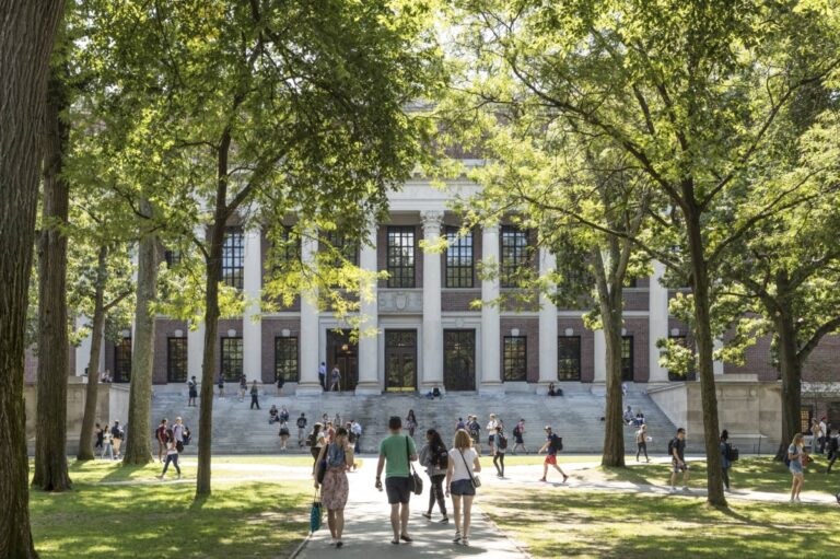 Tokyo to offer financial aid to students studying abroad