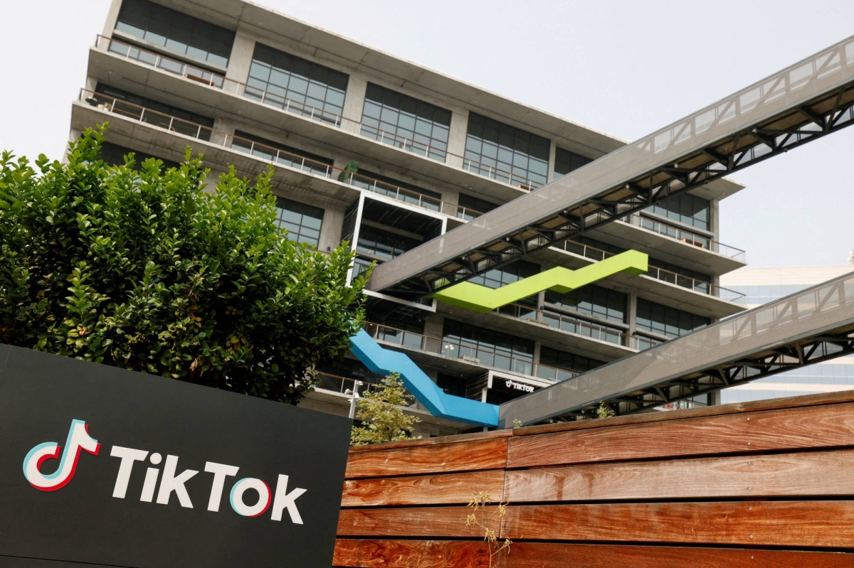 White House in talks to have Oracle, U.S. investors take over TikTok