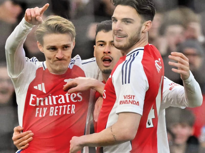 Arsenal crush woeful Man City  | The Express Tribune