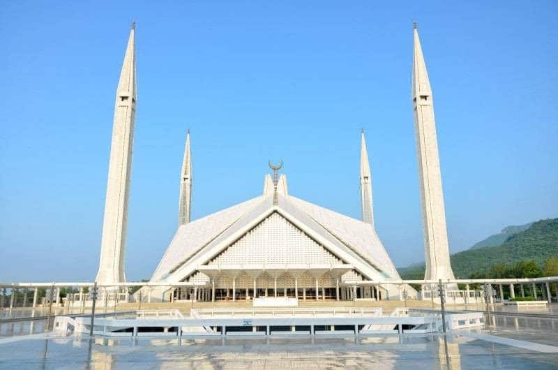 Man shoots himself dead on premises of Faisal Mosque in Islamabad