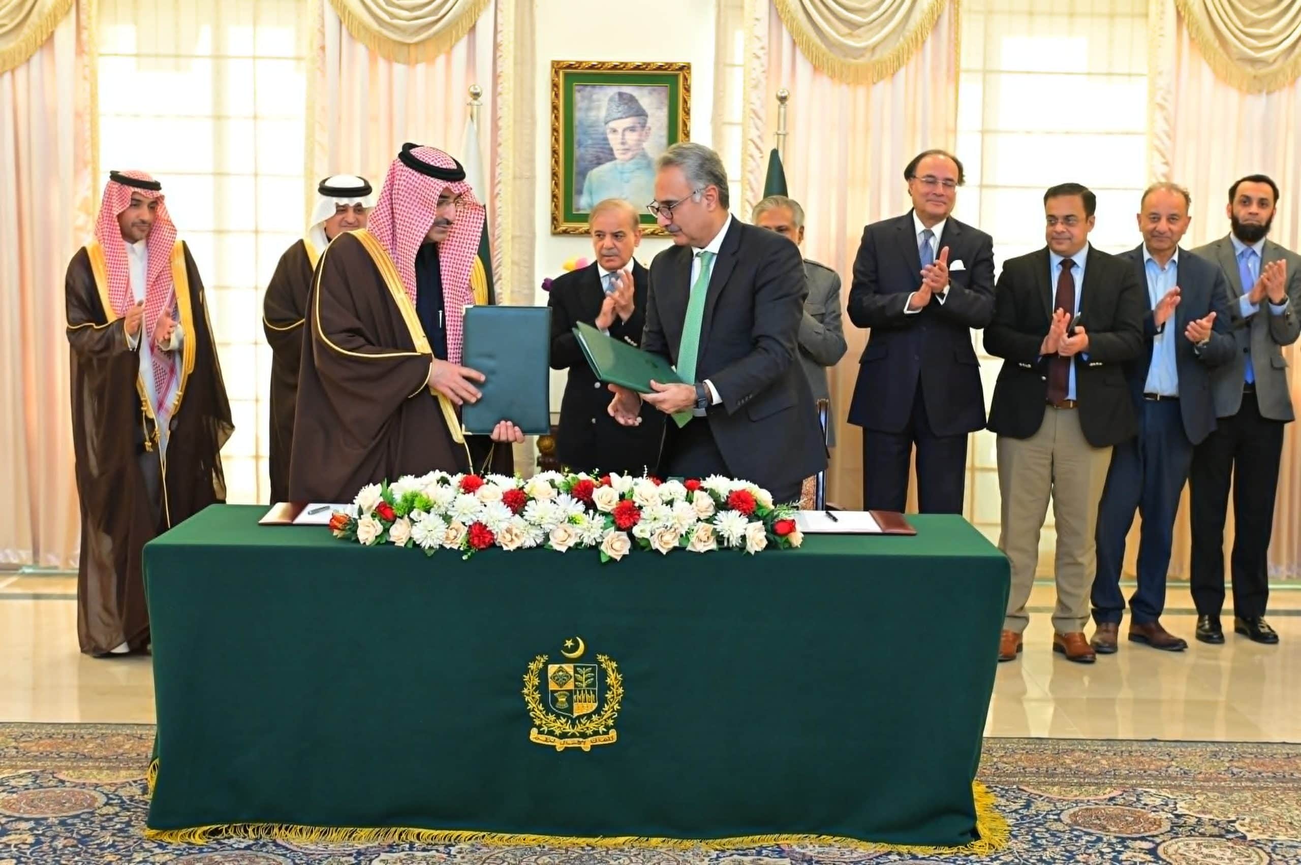 Pakistan, Saudi Arabia ink two agreements worth over $1b