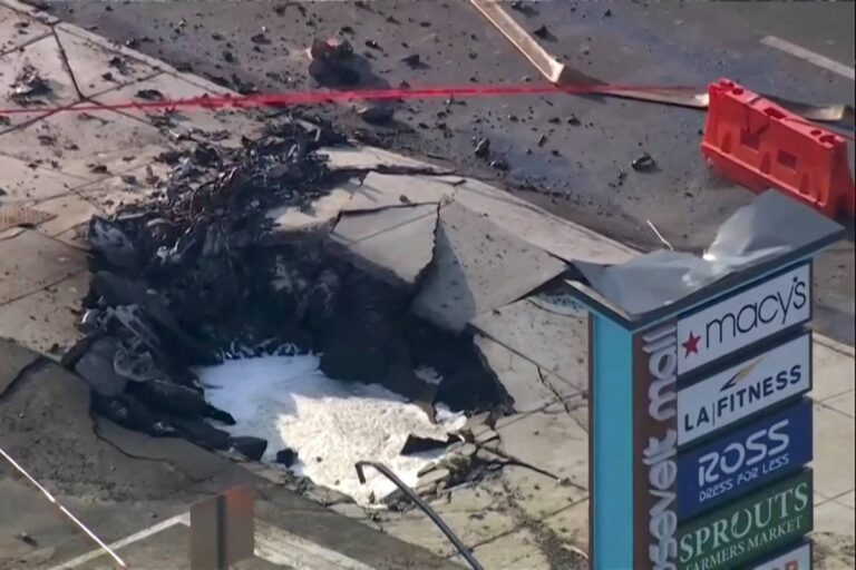 Small plane crash in Philadelphia leaves seven dead, 19 injured