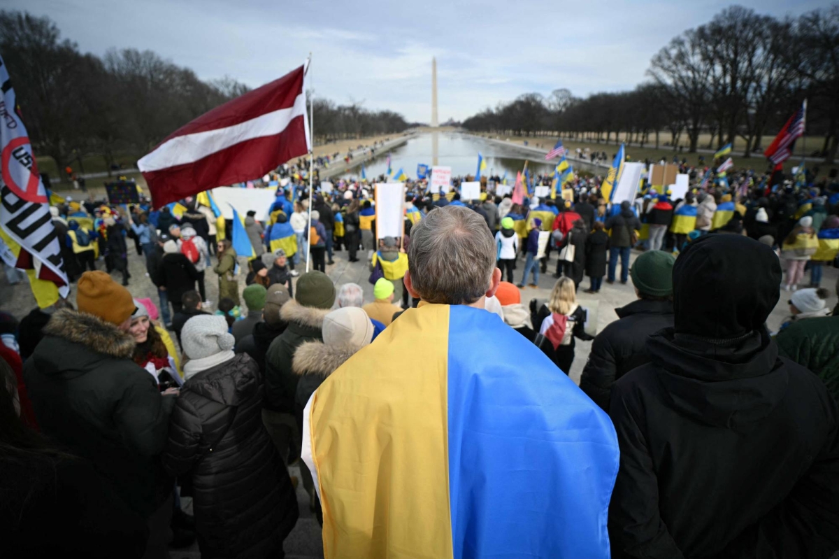 Trump shakes transatlantic alliance with Russia pivot
