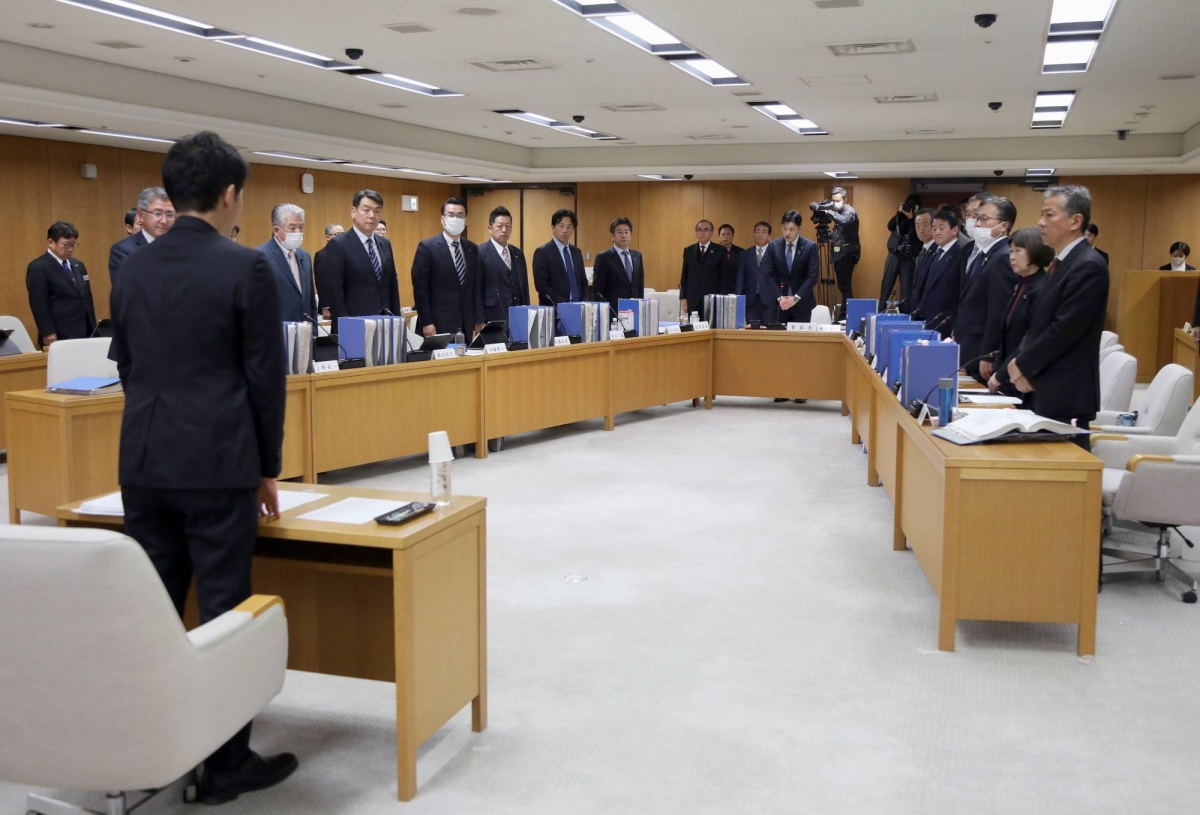 Two Ishin lawmakers quit special panel probing Hyogo governor