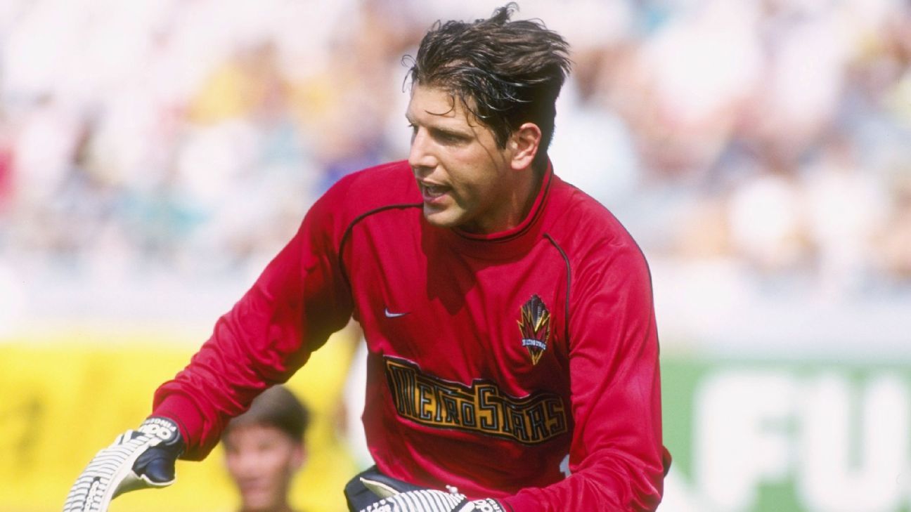 USMNT legend Meola recovering from heart attack