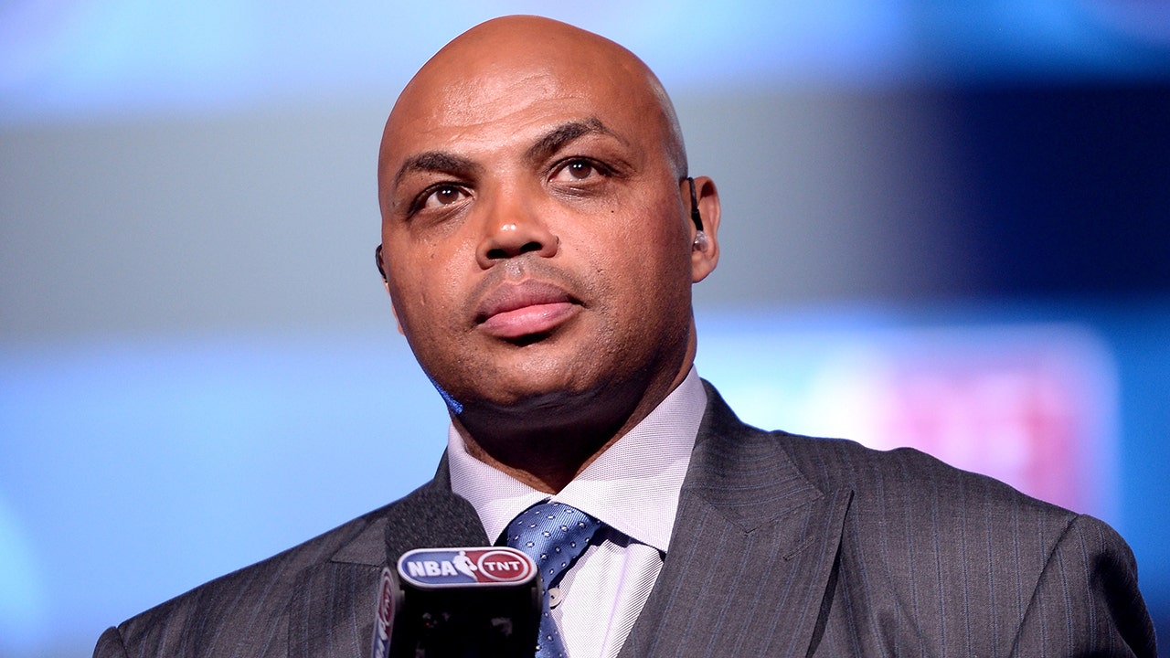 Charles Barkley calls Canadians ‘fools’ for breaking Wayne Gretzky’s heart over Trump friendship