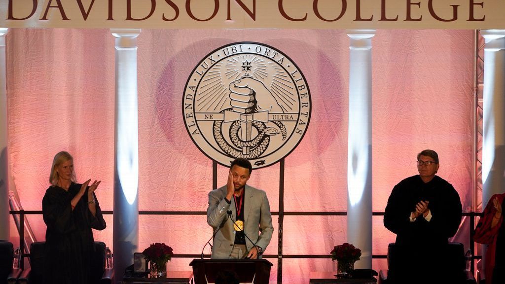Curry accepts asst. GM role for Davidson hoops