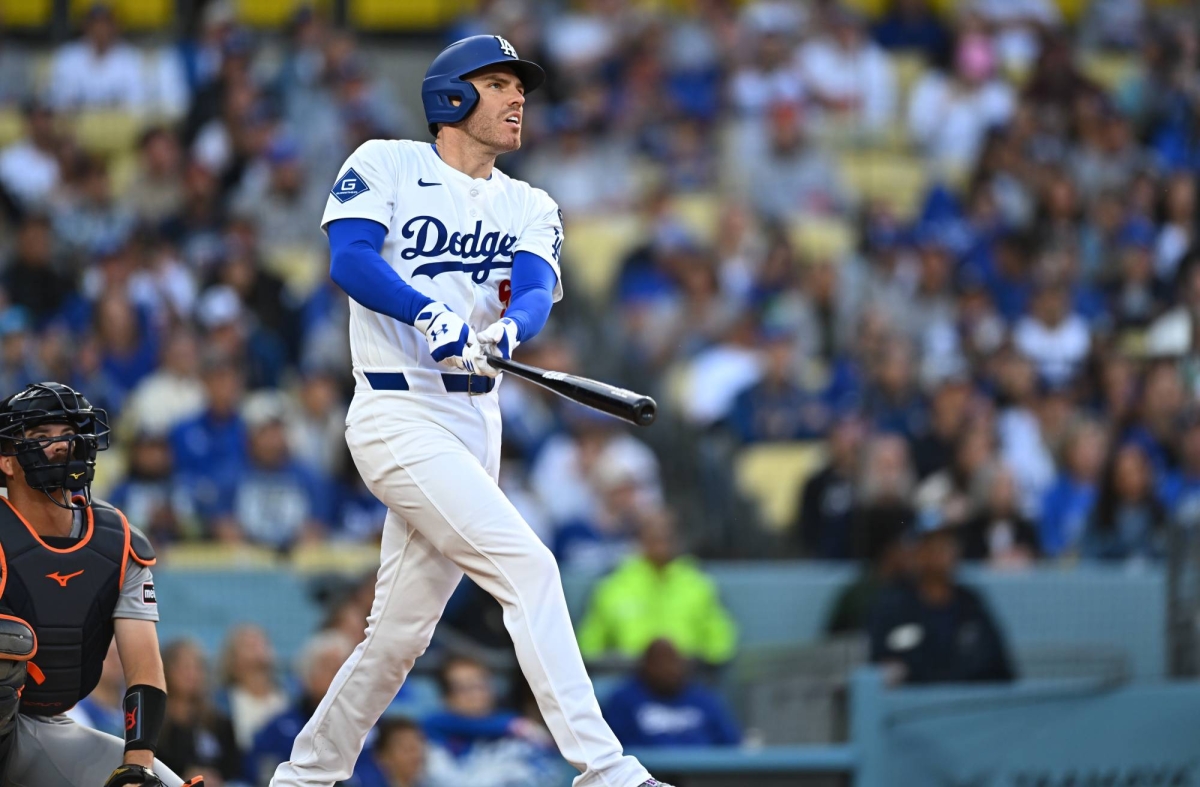 Dodgers remain perfect on the back of powerful bats