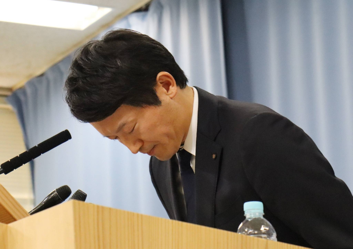 Hyogo governor apologizes over harassment but denies breaking whistleblower law