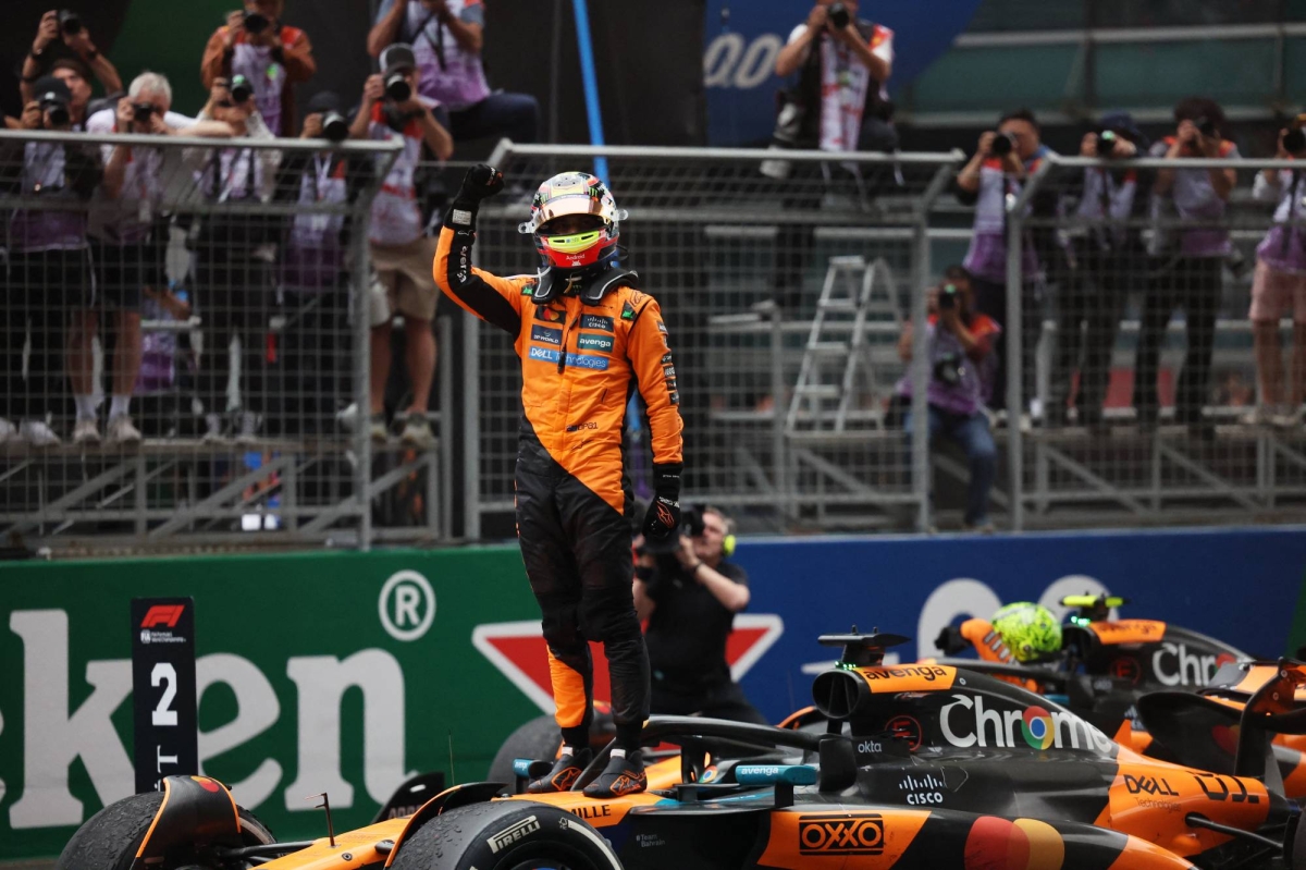 Piastri wins Chinese Grand Prix from pole in McLaren one-two