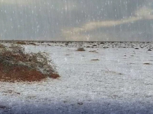 Saudi Arabias Desert Turns Into Winter Wonderland After Hailstorm
