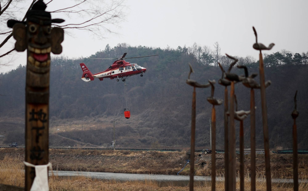 South Korea hopes to use break in weather to contain deadly wildfires