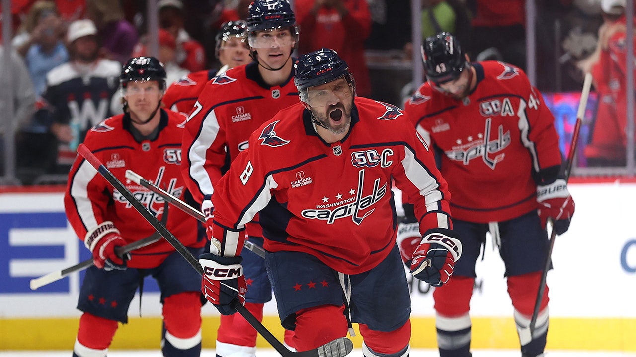 Alex Ovechkin ties Wayne Gretzky’s all-time NHL goal record
