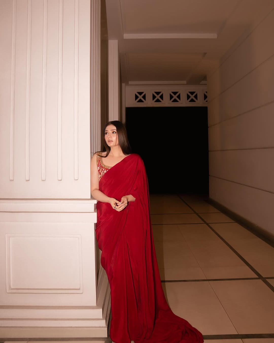Dur E Fishans Maroon Saree Look Goes Viral