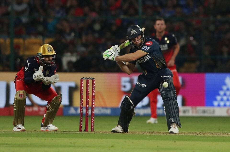 Gujarat Titans stun RCB with eight-wicket win, Siraj and Buttler shine | The Express Tribune