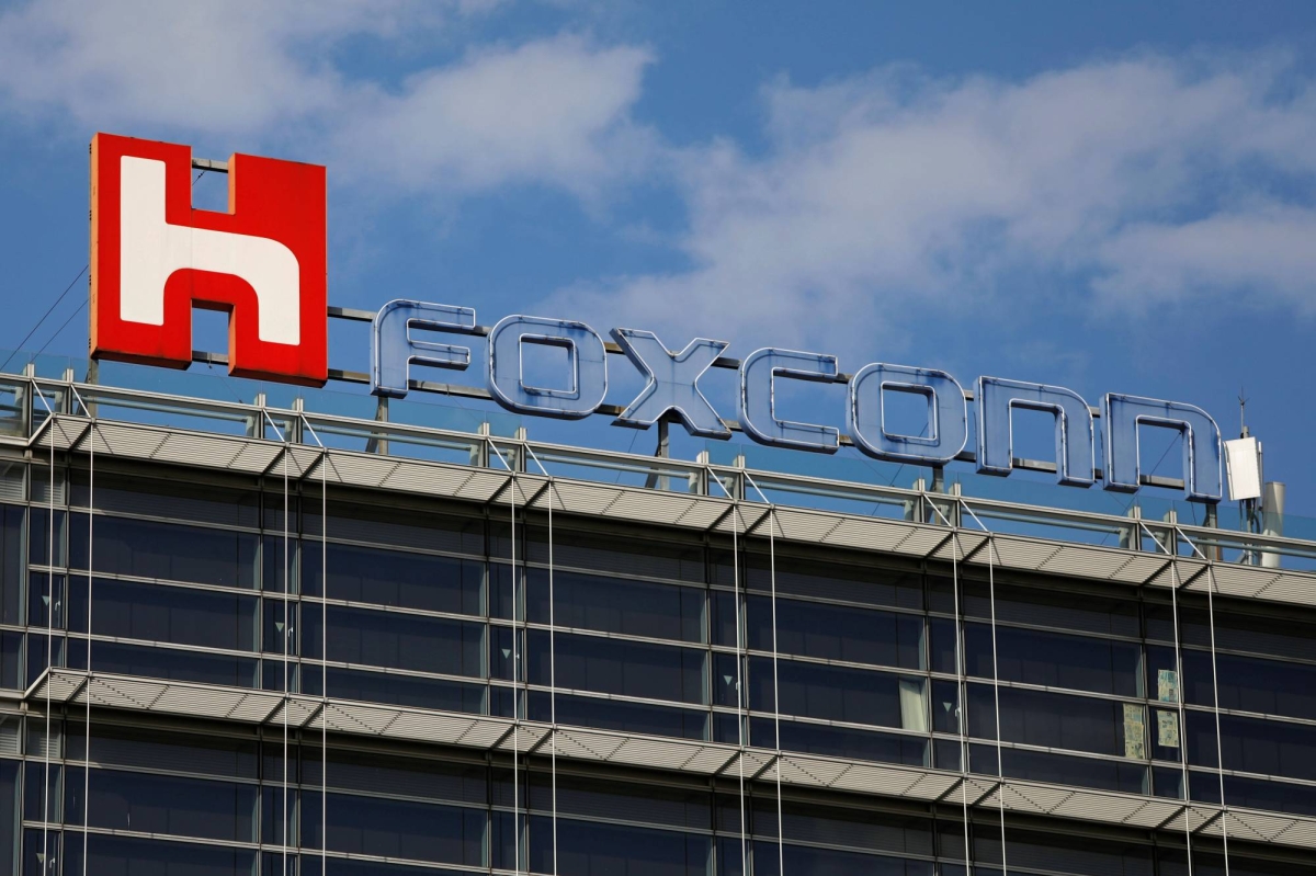 It makes iPhones. Now Hon Hai wants to make cars for Japanese automakers.