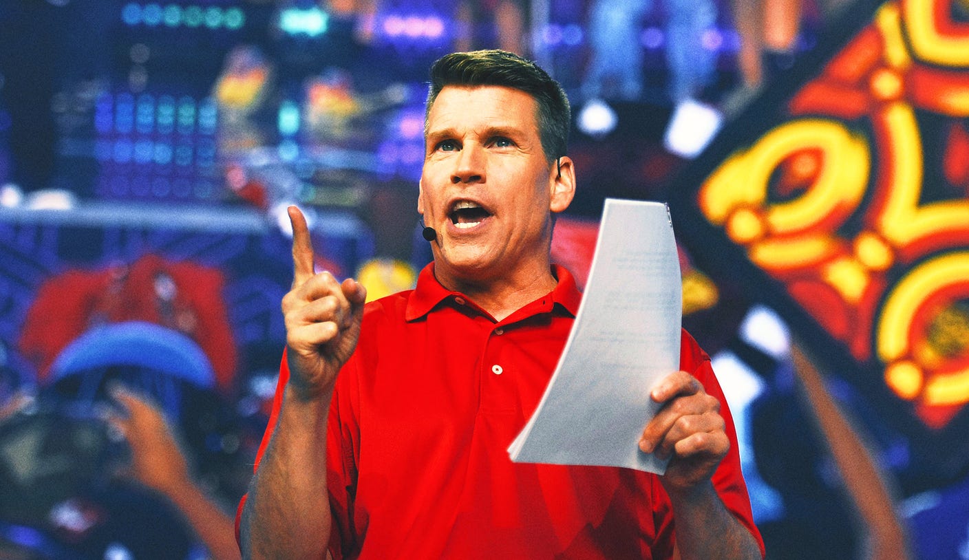 Madden recruits longtime 'NFL RedZone' host Scott Hanson as new in-game voice