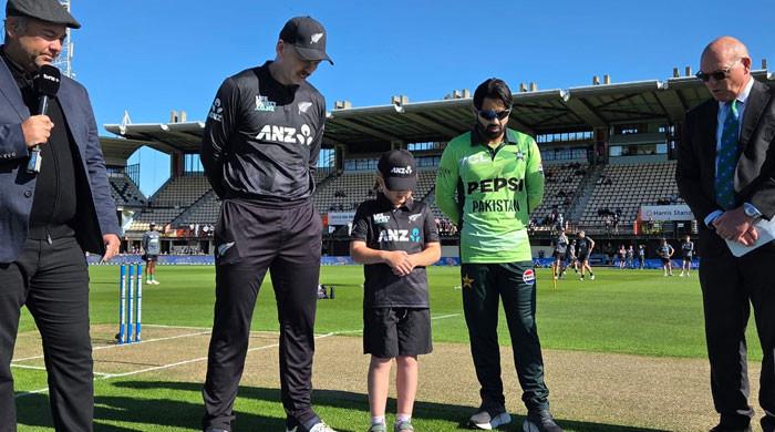 Pakistan elect to bowl first against NZ in 2nd ODI