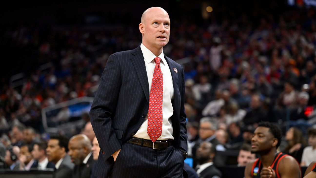 Willard bolts Maryland to become Villanova coach