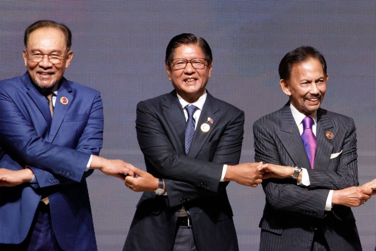 As ASEAN touts unity, Philippines seeks consensus on South China Sea