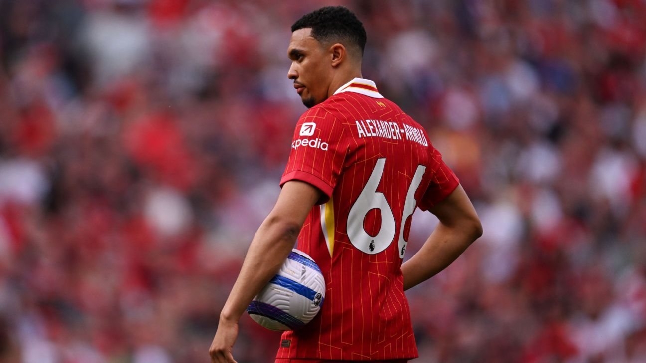 Carragher ‘surprised’ after Alexander-Arnold booed