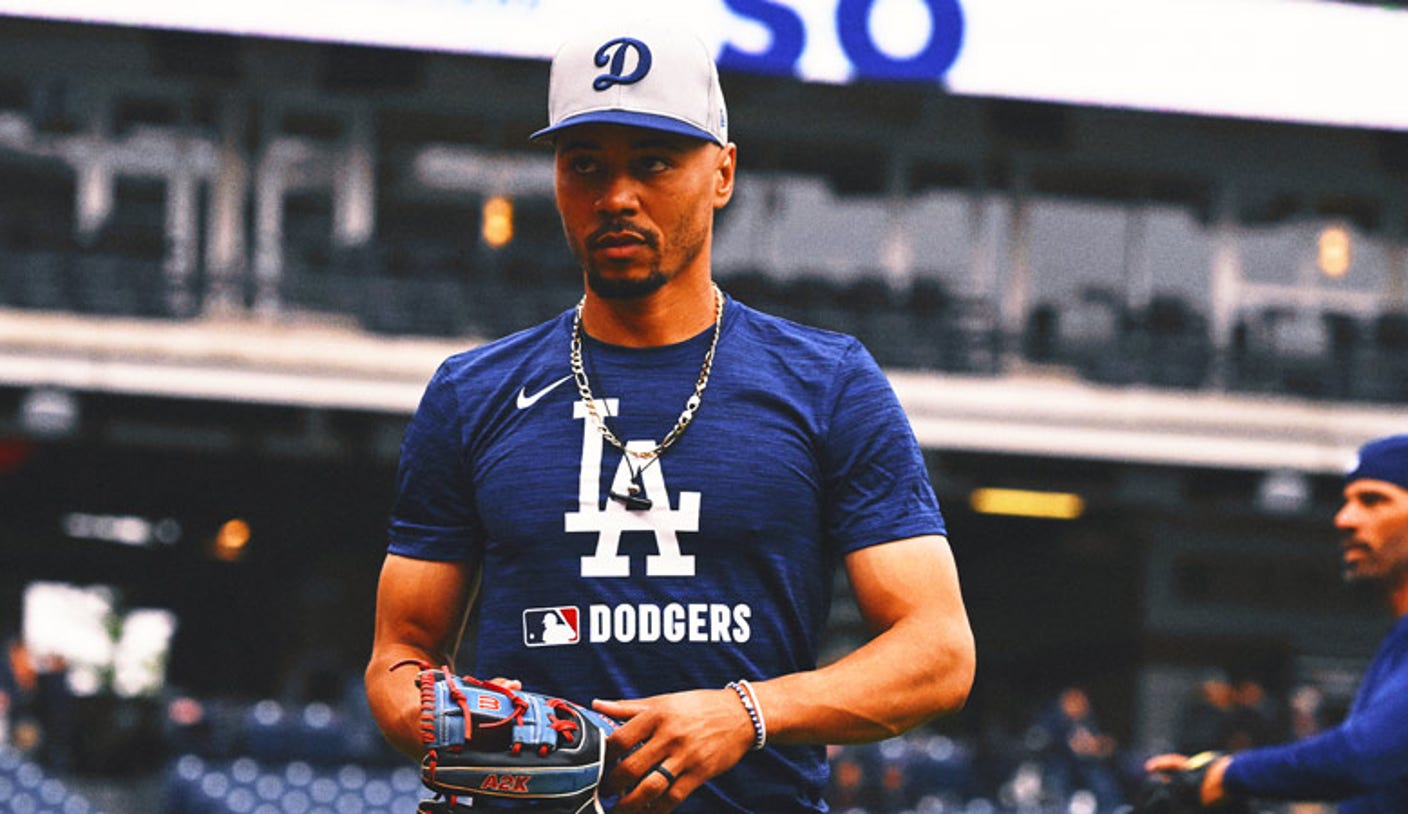 Dodgers' Mookie Betts has toe fracture; misses Saturday clash vs. Yankees