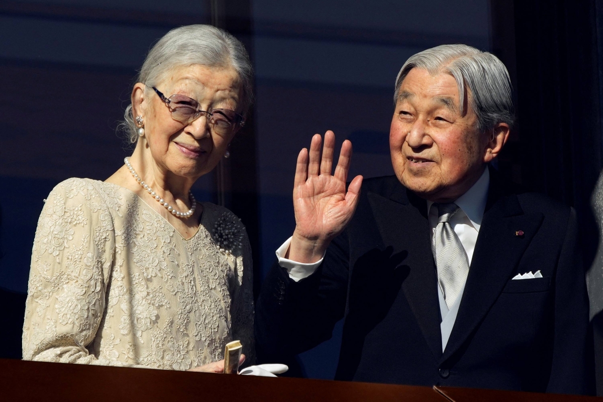 Emperor emeritus to be hospitalized for heart tests