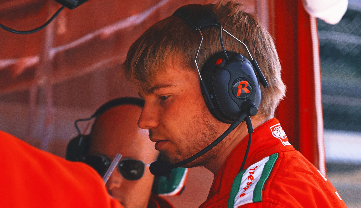 Indy 500 pole winner Robert Shwartzman crashed into crew members on pit road
