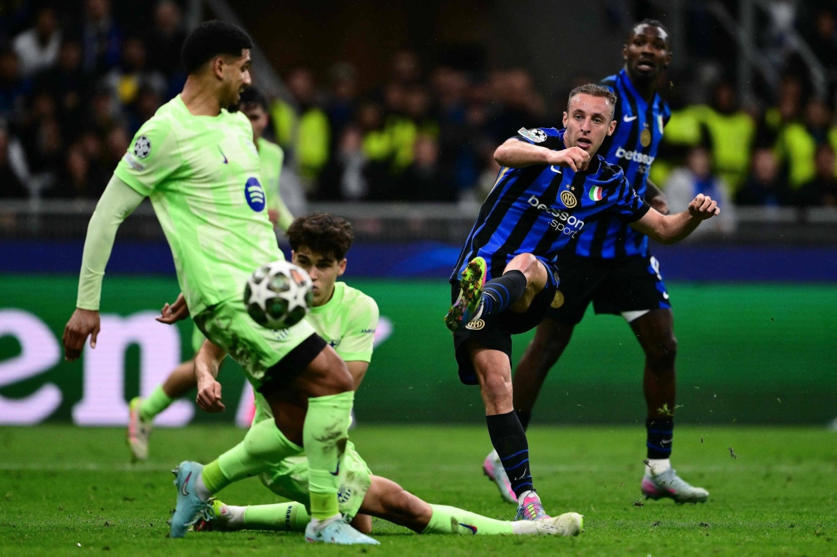 Inter Milan edges Barca in seven-goal thriller to reach Champions League final