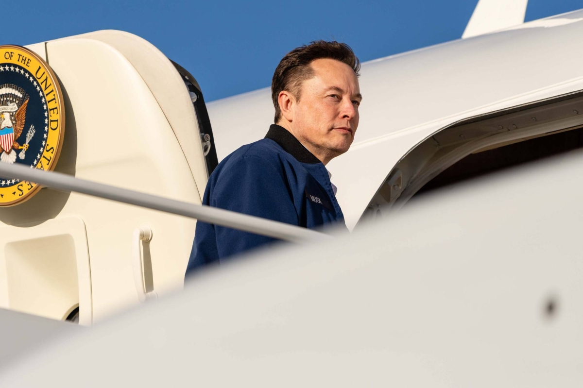 On the Trump campaign trail, Elon Musk juggled drugs and family drama
