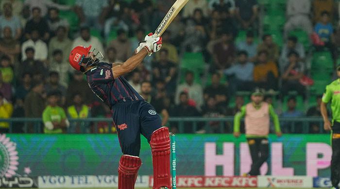 PSL 10: Niazi's late blitz powers Kings to victory over Qalandars in rain-reduced thriller