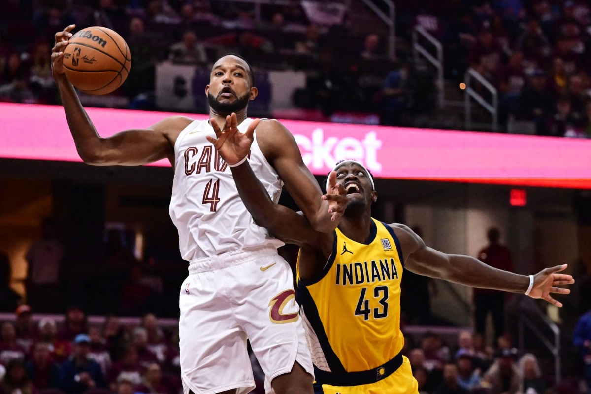 Pacers shock Cavs in second-round opener