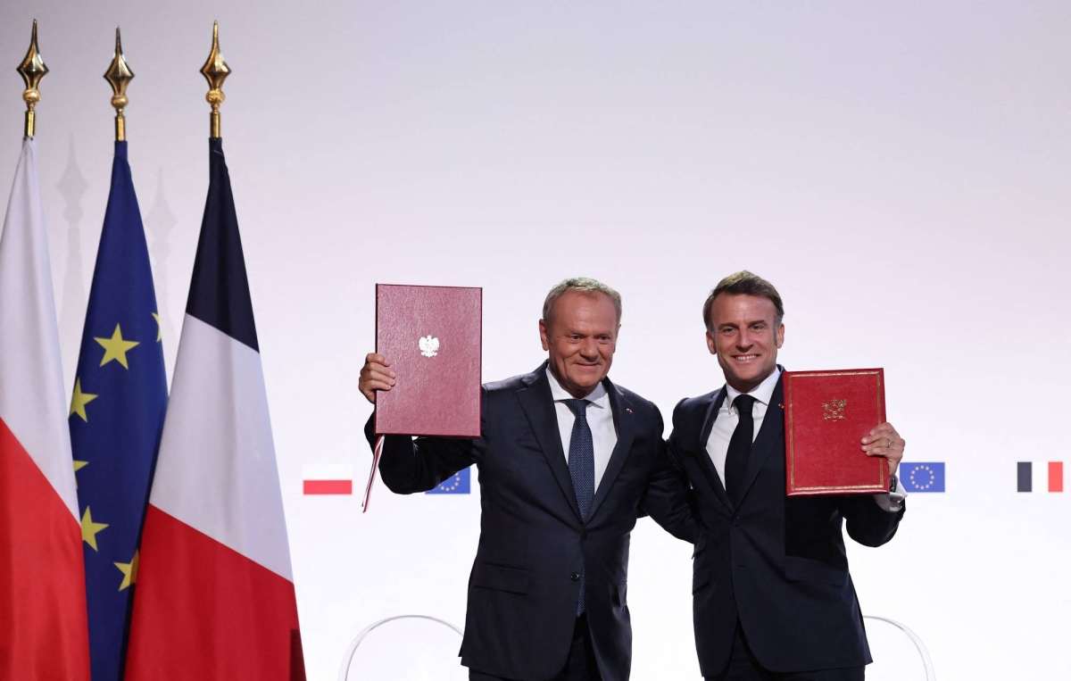 Poland edges toward pact on French nuclear-missile shield