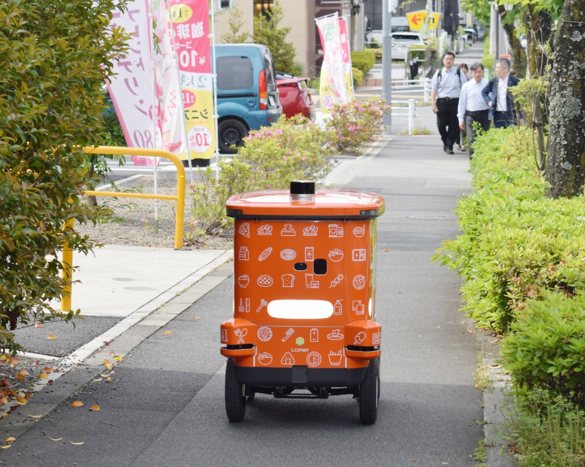 Seven-Eleven testing delivery robots in Japan