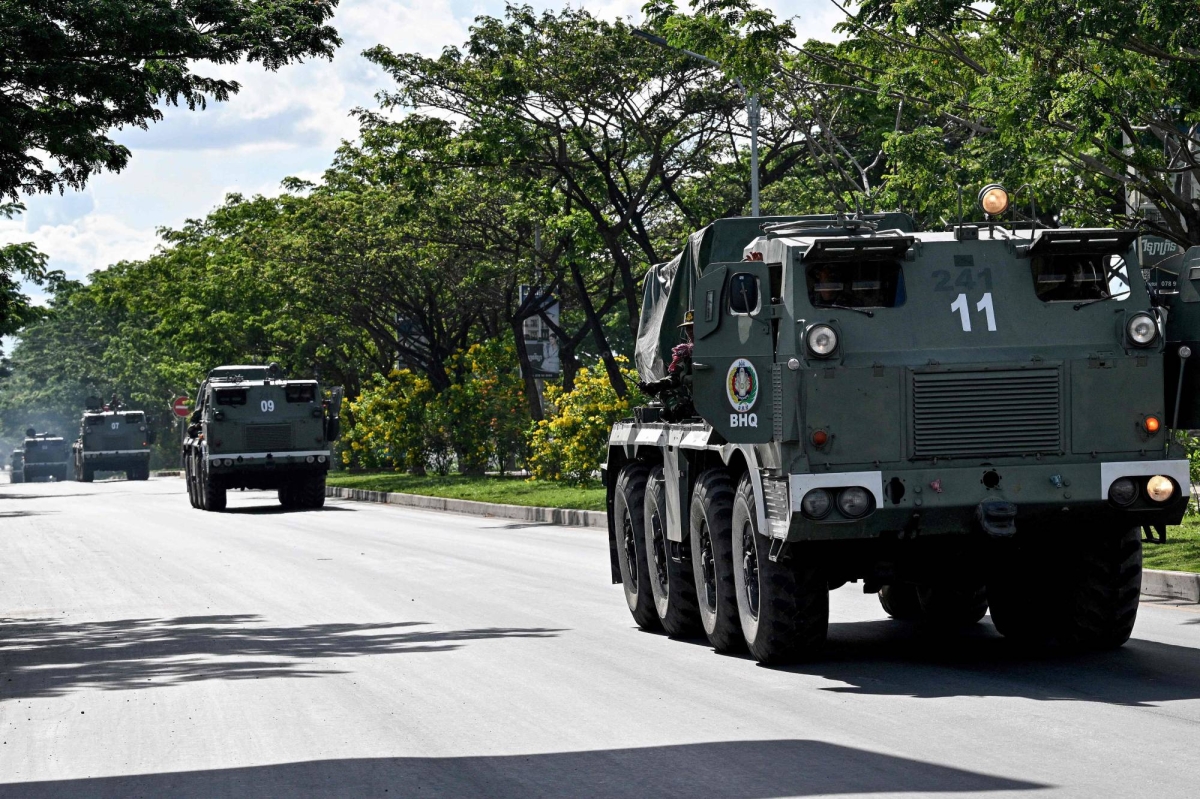Thai and Cambodian army chiefs to meet over border clash