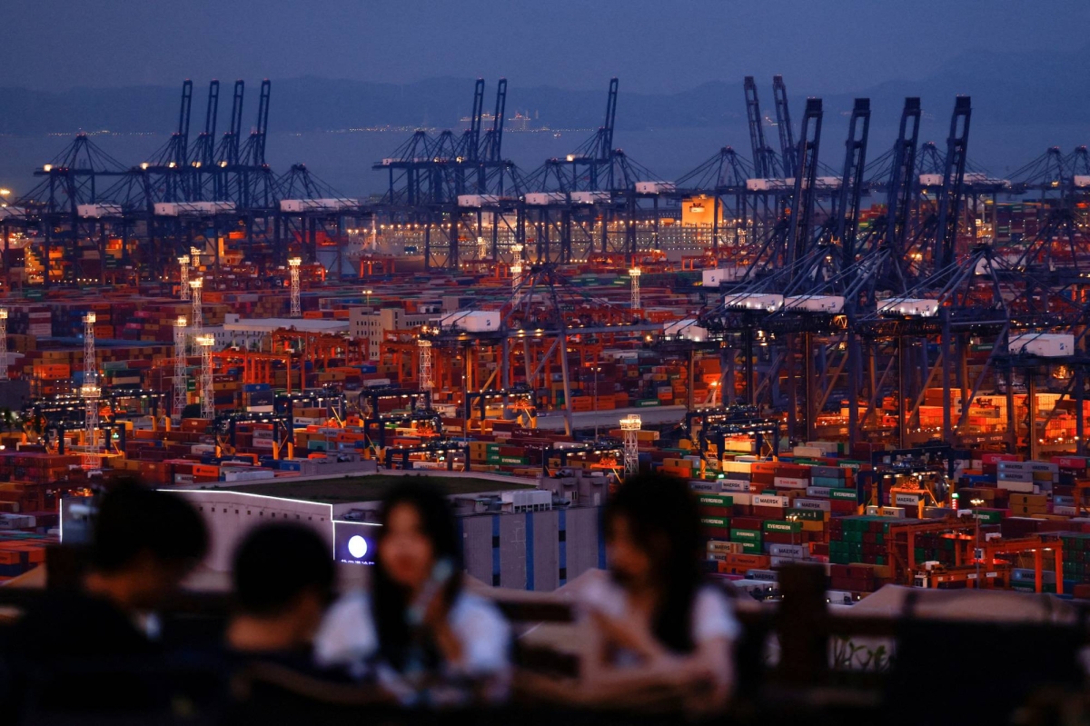 Wary investors hope U.S.-China talks cool high-stakes trade war
