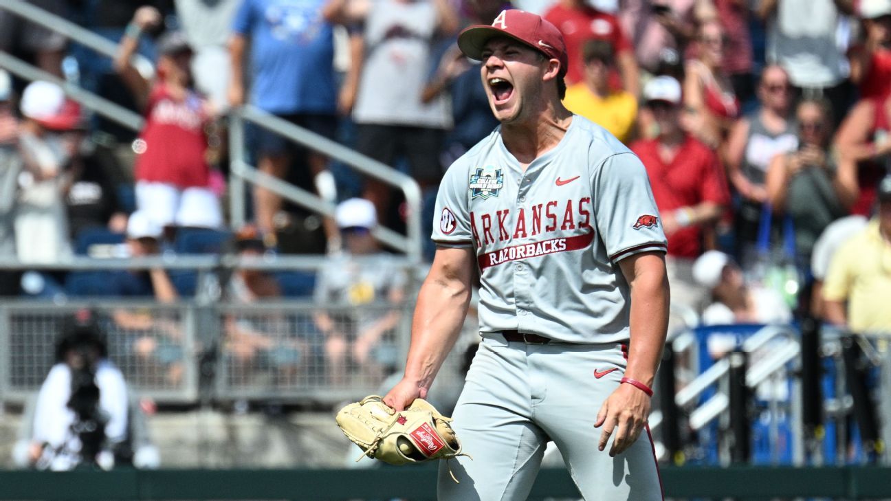Arkansas’ Wood throws 1st MCWS no-no since ’60