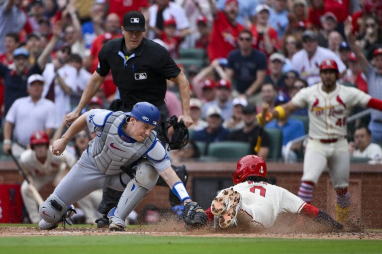 Dodgers need more offense to avoid sweep at Cardinals