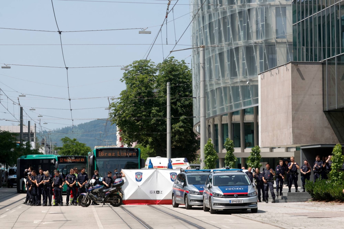 Gunman kills at least nine in attack on Austrian secondary school