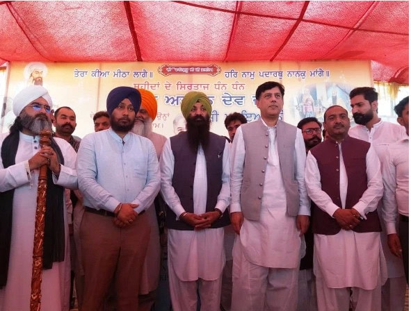 India Stops Sikh Pilgrims From Entering Pakistan For Guru Arjan Dev Jis Martyrdom Ceremony