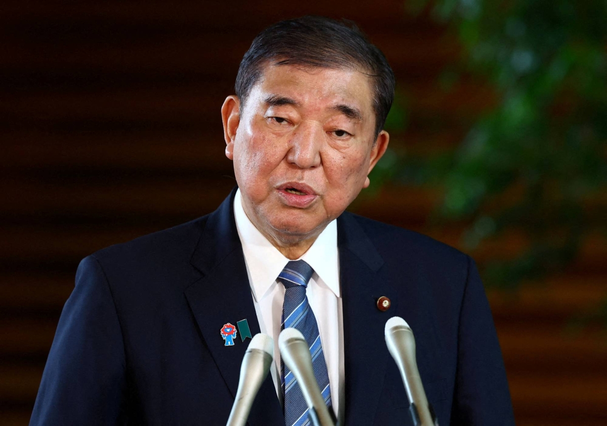 Ishiba instructs LDP executive to include cash handout in election pledge
